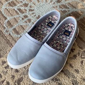 Teva women’s slip on shoe grey